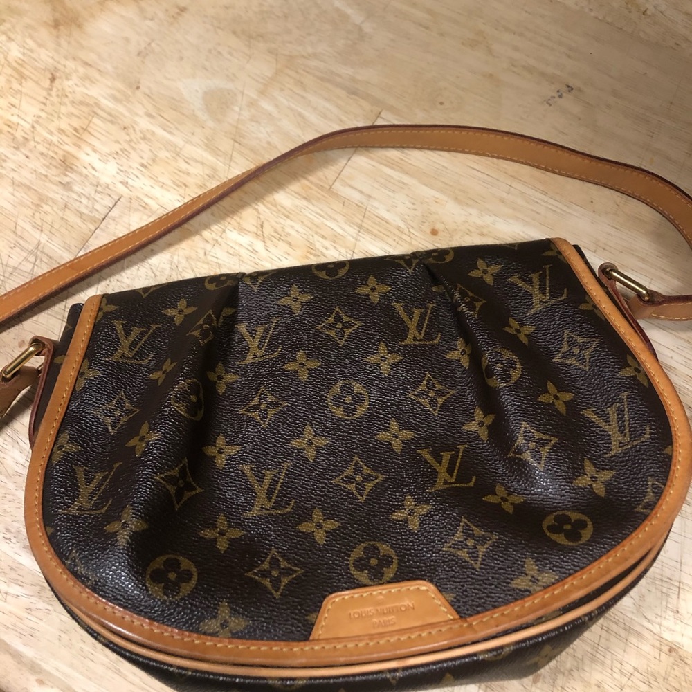 Louis Vuitton messenger bag